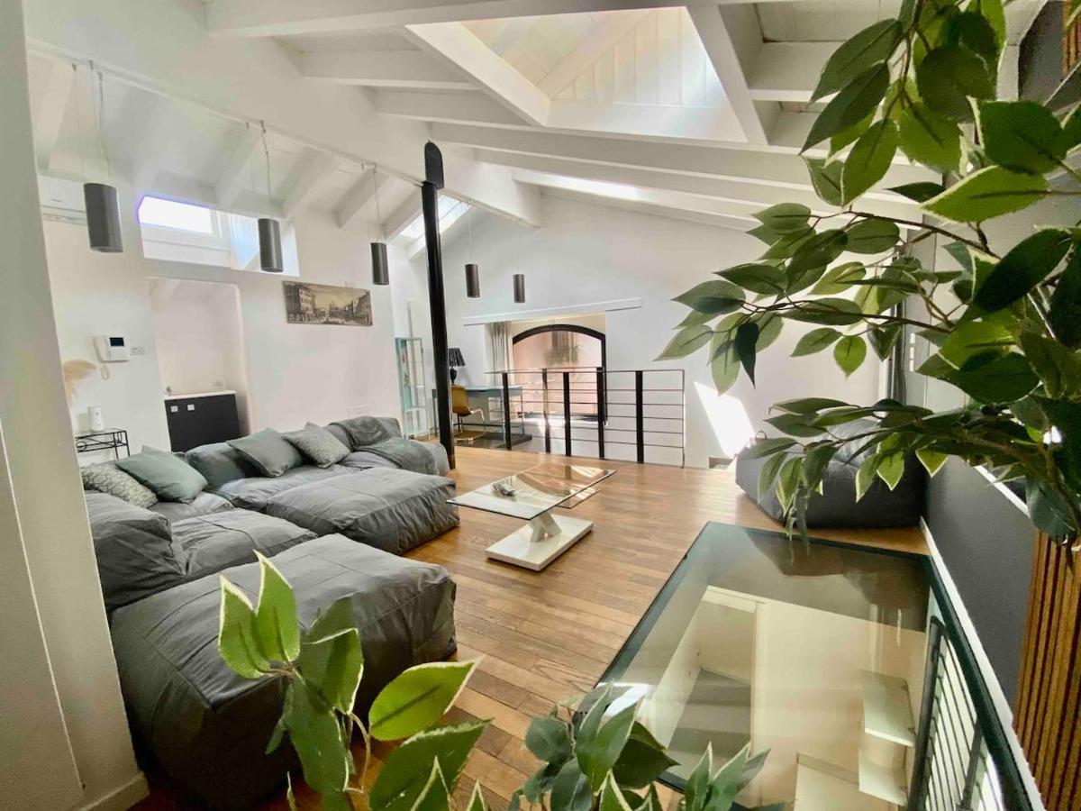 Luxury Industrial Apt Vicino Al Centro Con Garage Μπρέσια Εξωτερικό φωτογραφία