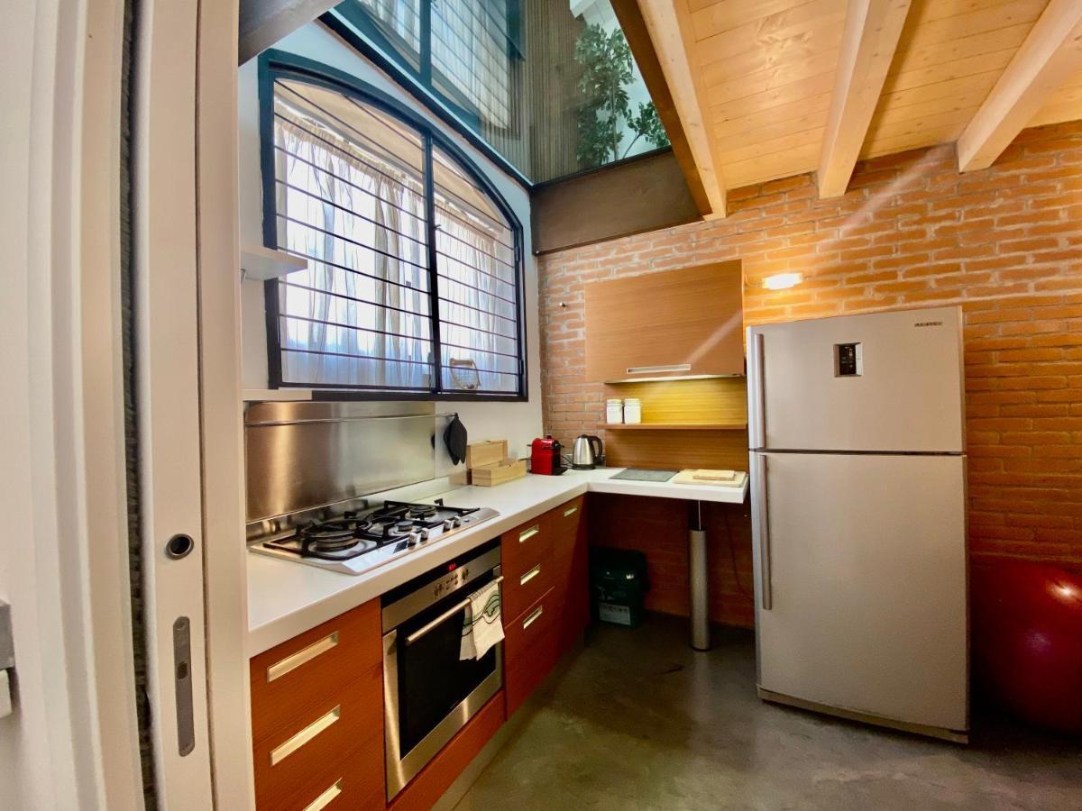 Luxury Industrial Apt Vicino Al Centro Con Garage Μπρέσια Εξωτερικό φωτογραφία