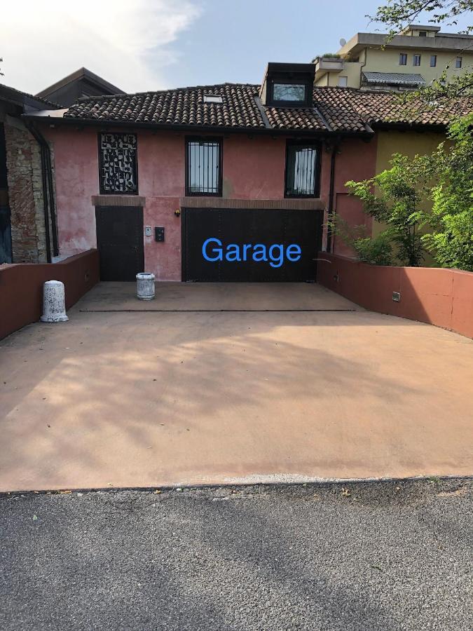 Luxury Industrial Apt Vicino Al Centro Con Garage Μπρέσια Εξωτερικό φωτογραφία