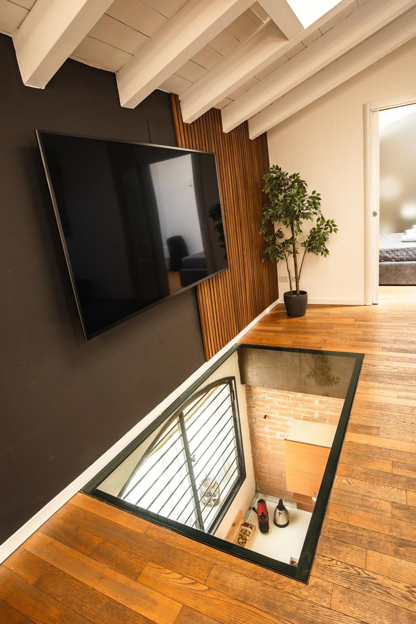 Luxury Industrial Apt Vicino Al Centro Con Garage Μπρέσια Εξωτερικό φωτογραφία