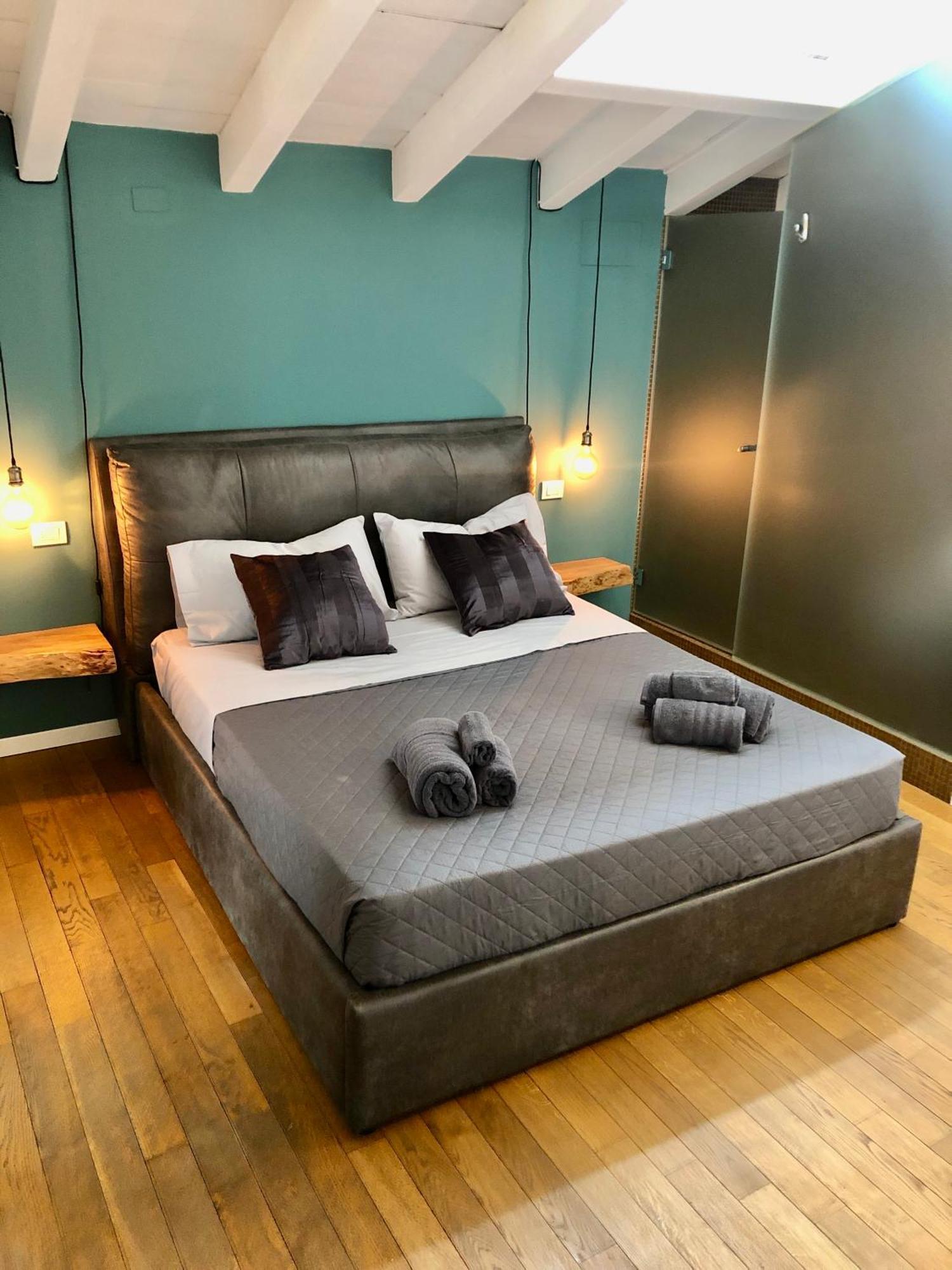 Luxury Industrial Apt Vicino Al Centro Con Garage Μπρέσια Εξωτερικό φωτογραφία